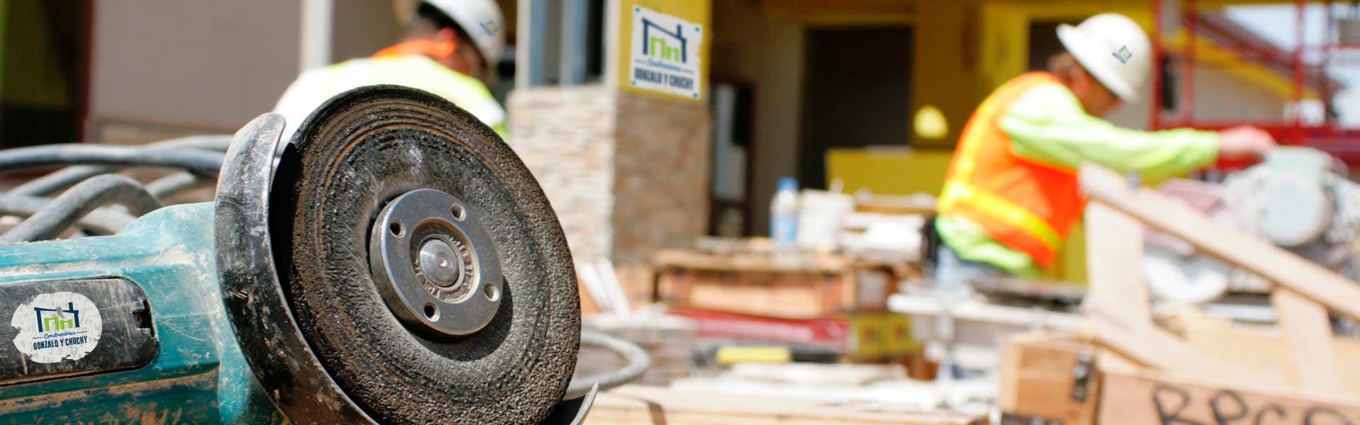 Albañilería, Construcción, obra nueva, reformas, patios, casas, pisos, tejados... Algunos de los servicios de Construcciones Gonzalo y Chuchy